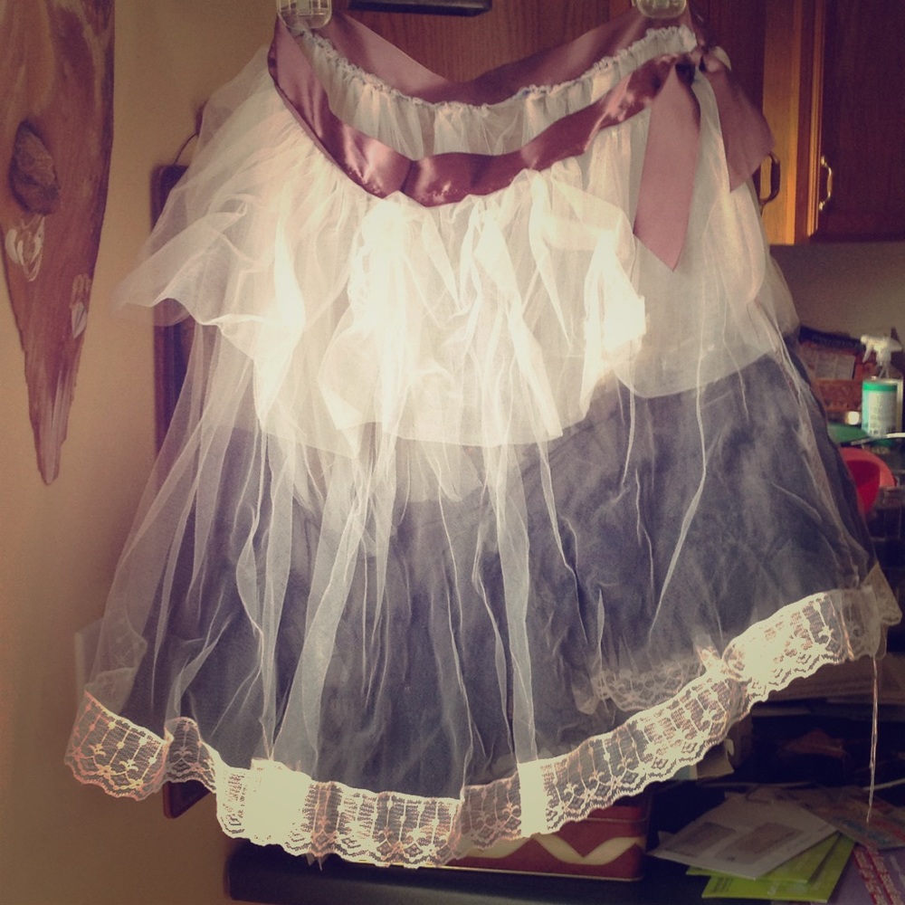 Short Petticoat in Black and White